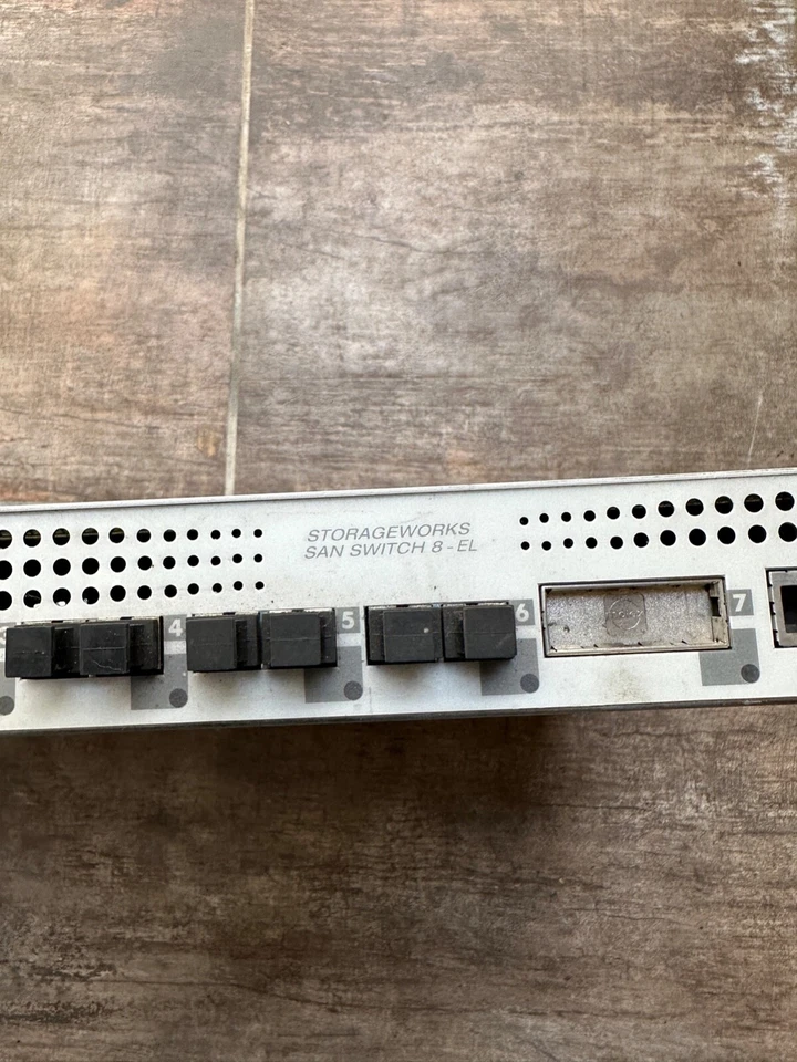 Compaq Storageworks San Switch 8-El / 176219-B21 / Very Good Condition - Image 3 of 4