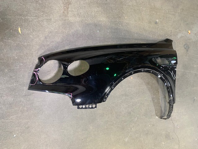 Bentley Bentayga left fender  2020-2023