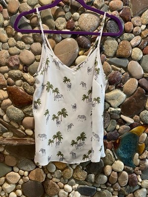 Womans Fun Summer tank Size 6 tropical print with giraffes double v-necks