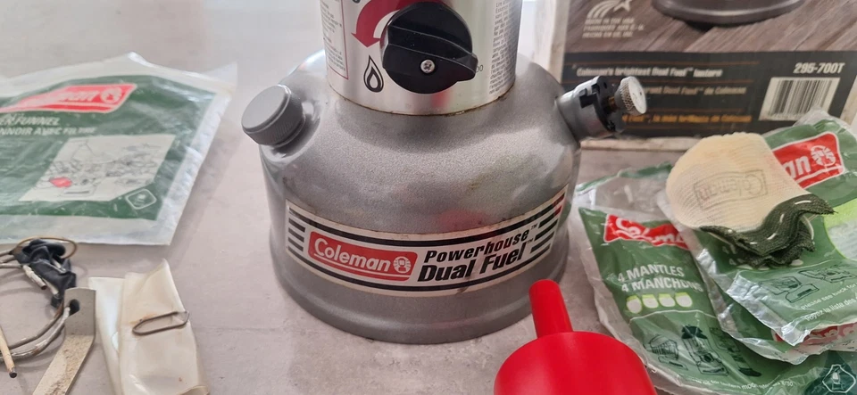 Coleman Dual Fuel Powerhouse Laterne (Modell 295-700T) - Bild 3 von 4