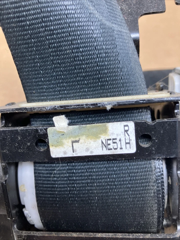 Mazda MX-5 Miata 2006-2012 pasajero delantero derecho cinturón retractor OEM Foto 4 de 4