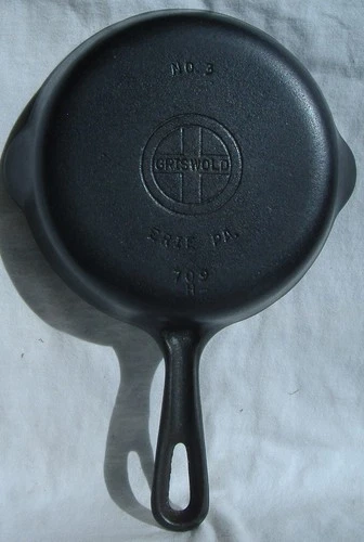 Griswold Cast Iron Skillet No. 3 Small Logo 709 H