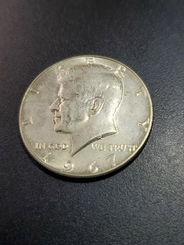 1967 50C Kennedy Half Dollar 40 % Silver Au