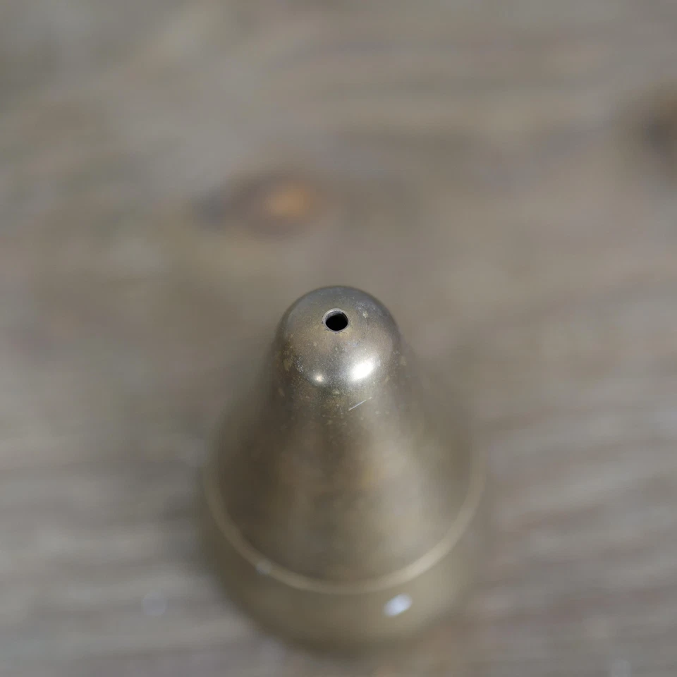 Quemador de incienso de latón macizo soporte de cono en forma de pera con tapa hecho en la India decoración Foto 2 de 4