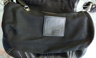 Coach SMALL 10577 Vintage Y2K Black Soho Leather Crossed Handle