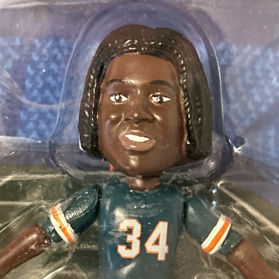 Figura de acción profesional de bolsillo Ricky Williams Miami Dolphins de 4,5" NFL 2003 NUEVA EN CAJA  Foto 2 de 4