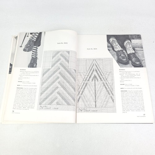 Bernat Handicrafter Socks and Accessories Book No 36 1950s Vintage 1953 Knitting - Picture 9 of 19