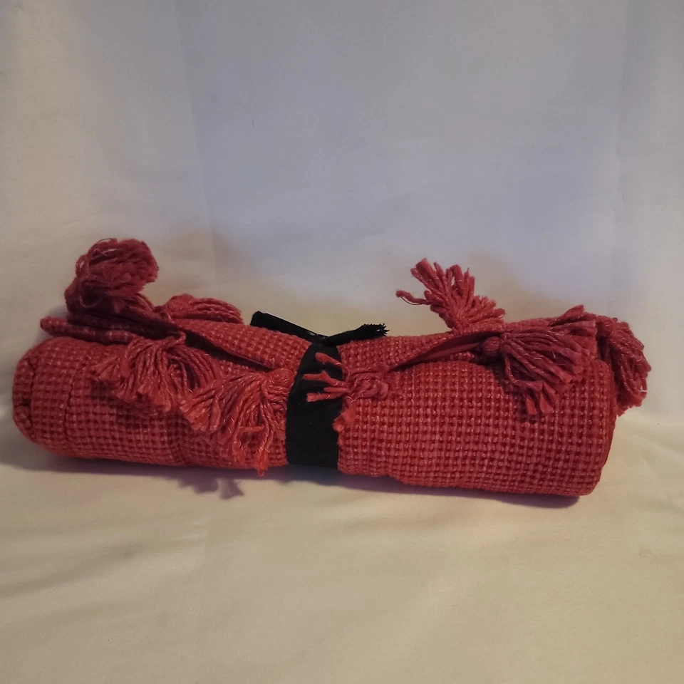 Threshold Table Runner 14x72" Knitted Front Cotton Back Red Fringed - Image 4 of 4