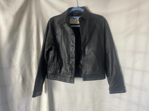Chaqueta de cuero y pieles M. Catoria usada en excelente estado con botones delanteros talla mediana - Imagen 2 de 7