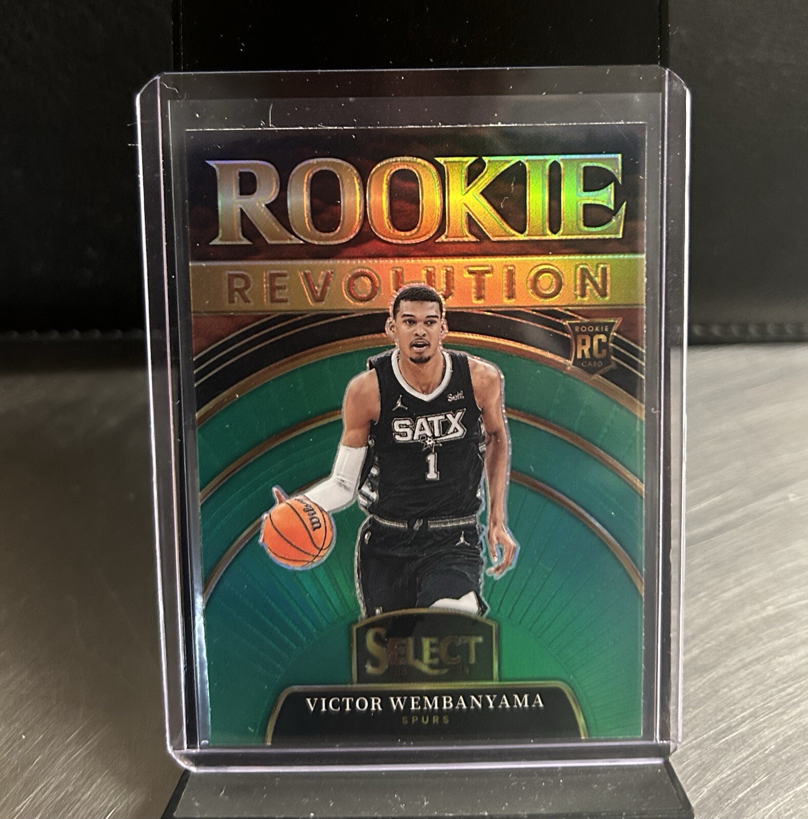 2023-24 Panini Select - Rookie Revolution Green Prizm #9 Victor Wembanyama (RC)