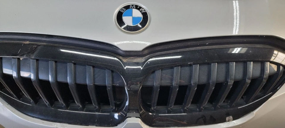 BMW 330i 2019 sedán pedales de freno de gasolina 2,0 litros automático Foto 4 de 4
