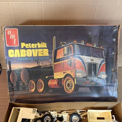 AMT Peterbilt Cabover 352 Pacemaker Tractor, 1/25 Scale Model Kit Open Box