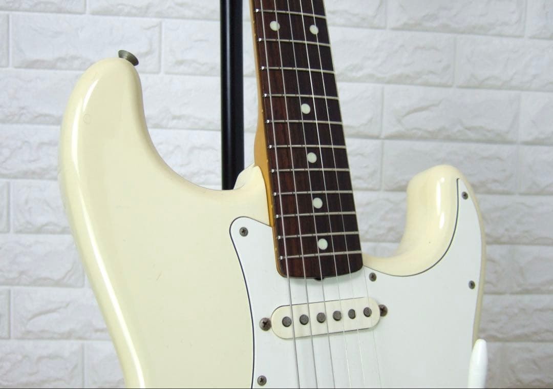 Electric Guitar Fender Japan ST62-70 Stratocaster 1987-1988 with
