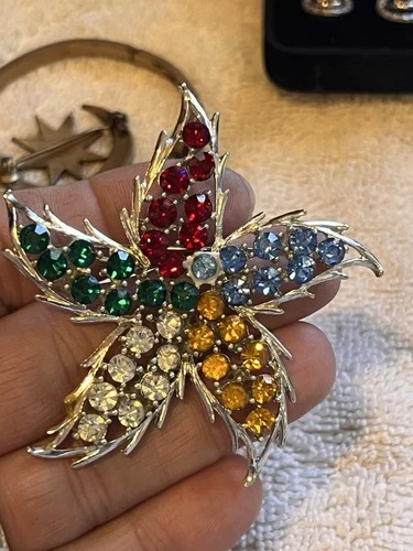 Vintage Lisner Brooch Rhinestones Silver Star Costume Jewelry Ladies