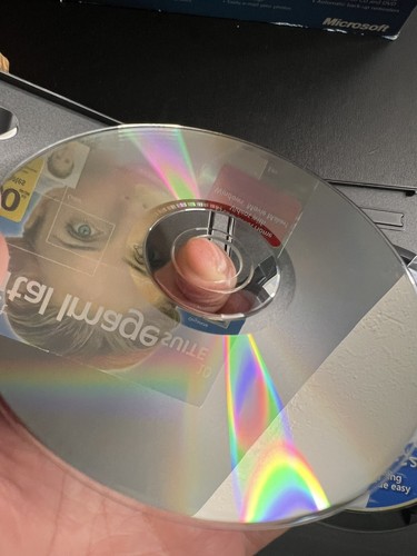 Microsoft Digital Image Suite 10 Photo Editing Software (2004) 2 Disk Set - Picture 9 of 10