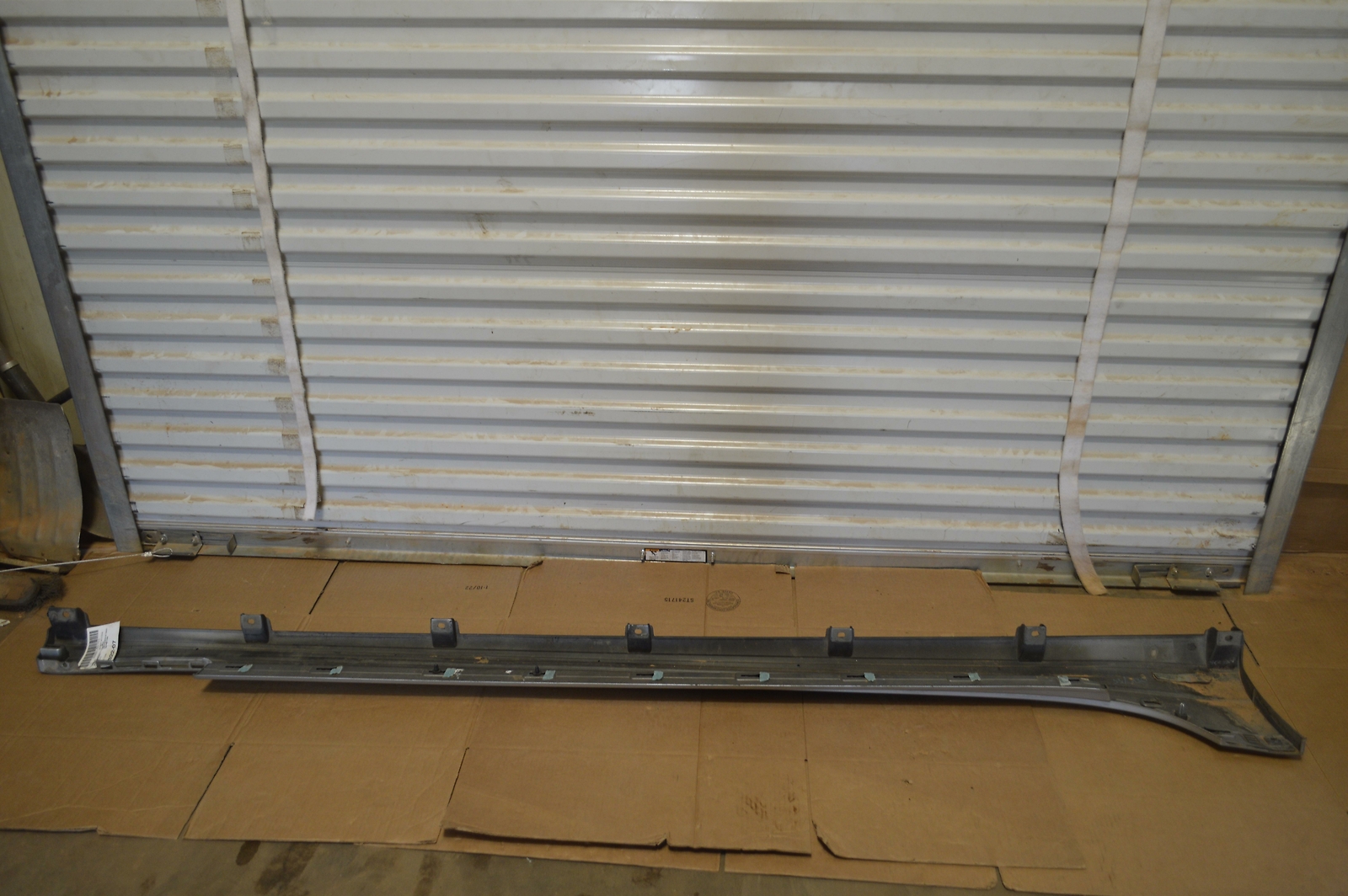 2014-2017 MASERATI QUATTROPORTE SQ4 LEFT DRIVER SIDE ROCKER PANEL MOLDING OEM