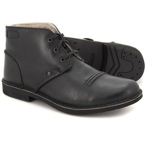 botas negras clarks