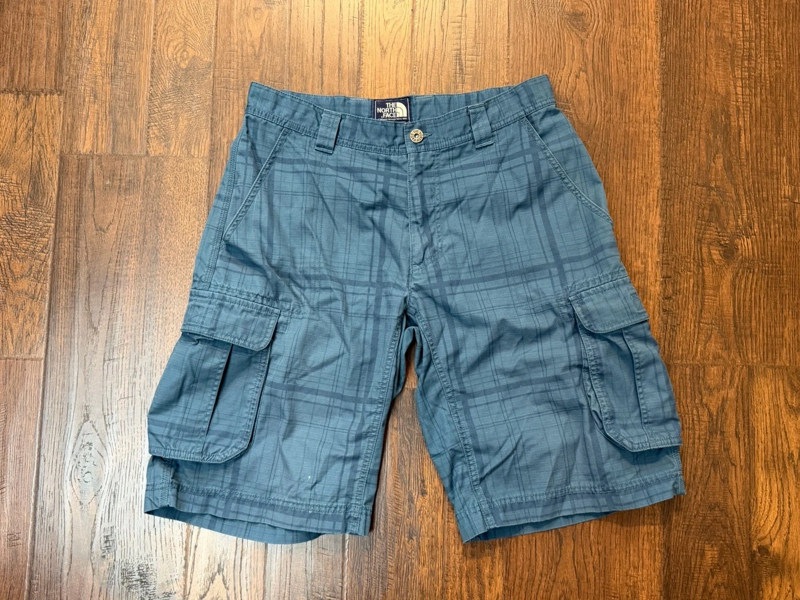 The North Face 11” Cargo Shorts Mens 32 Blue Check Walking Hiking Utility