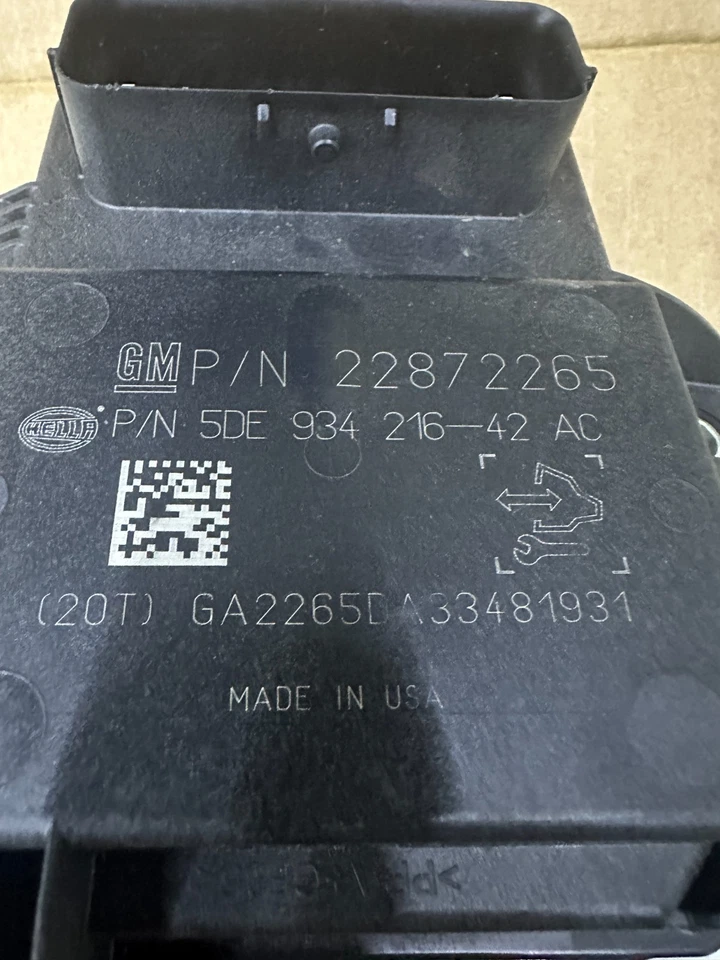 Блок управления топливным насосом 2013 - 2019 Cadillac ATS 22872265 от оригинального производителя - Изображение 2 из 4