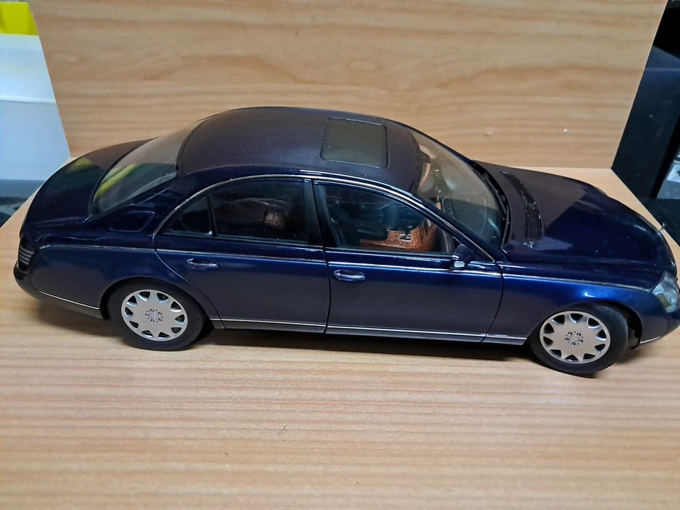 Autoart  Maybach 57 1/18 - Immagine 2 di 4