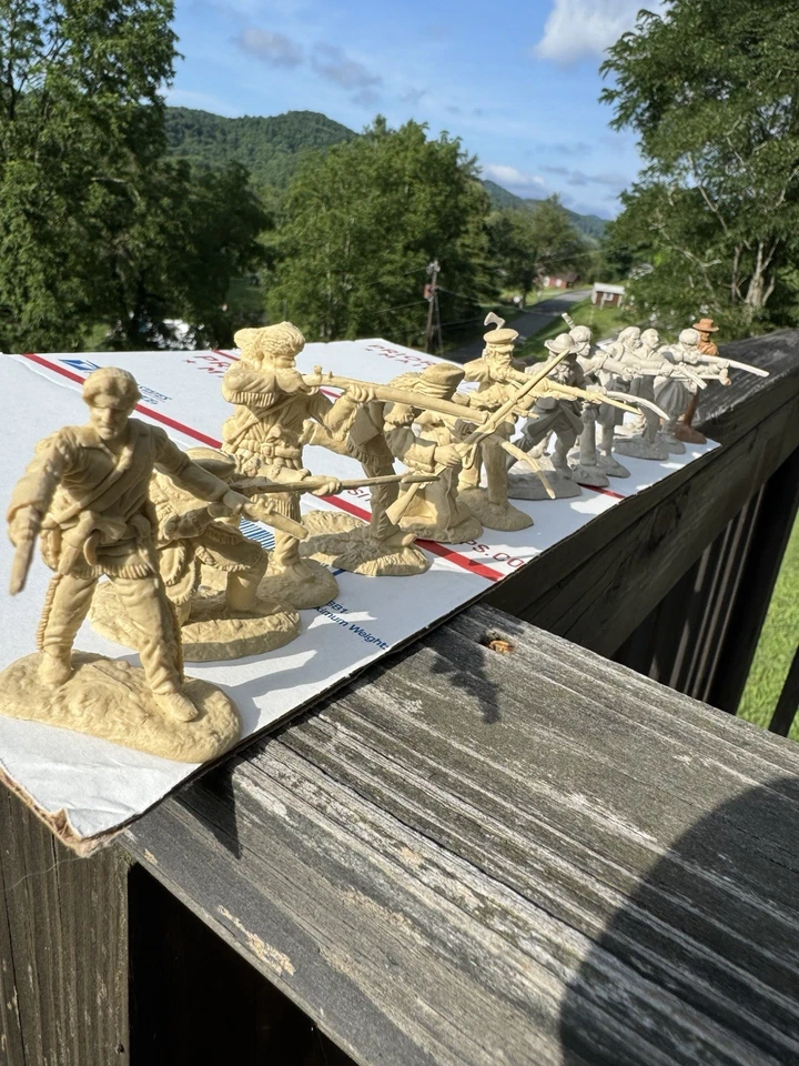 Lote de 13 soldados de juguete Conte Alamo guerra india francesa con poses raras figura muerta Foto 2 de 4