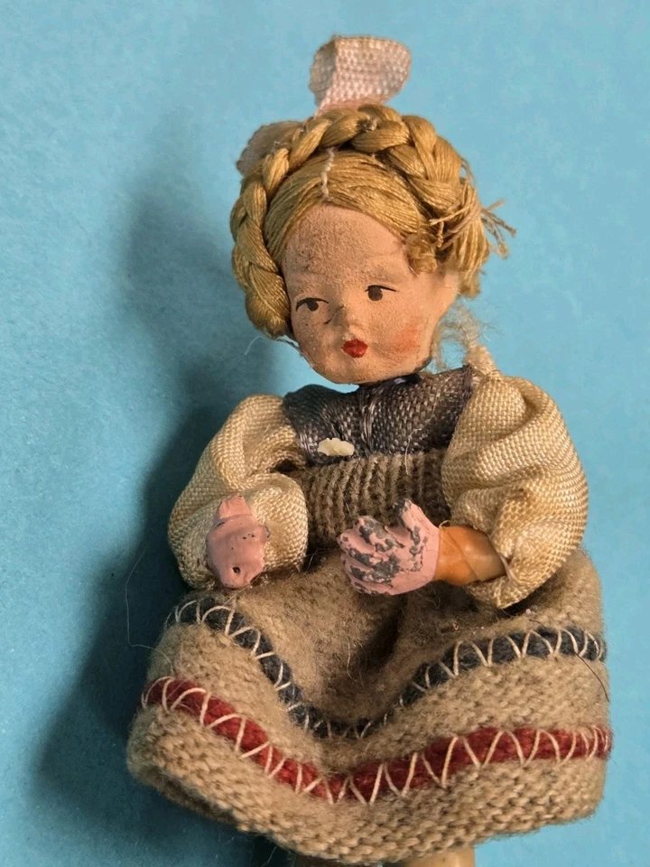 "Muñeca de colección alemana Caco niña con trenzas de metal manos y pies 3,75""" Foto 3 de 4