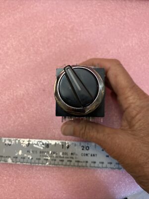 Turn Knob On Off Switch With Three Switch Blocks SX532
