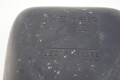 (1) MEYER & UNIVERSAL PLOW LIGHT DRIVER OR PASSENGER SIDE MADE BY TRUCK-LITE 640 - Picture 5 of 6