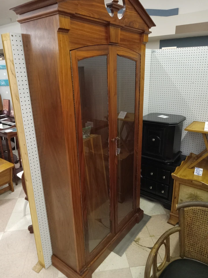 Librería/armario frontal de vidrio nogal Foto 2 de 3