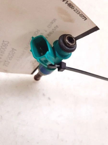 11 12 13 14 15 16 TOYOTA SIENNA XLE 3.5L FUEL INJECTOR - Image 3 of 4