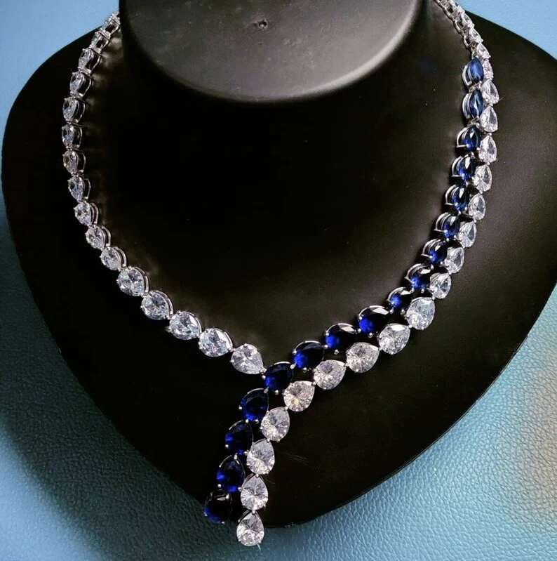 Collar de tenis para mujer de zafiro creado en laboratorio corte pera de 30 quilates enchapado en oro blanco de 14 k Foto 4 de 4