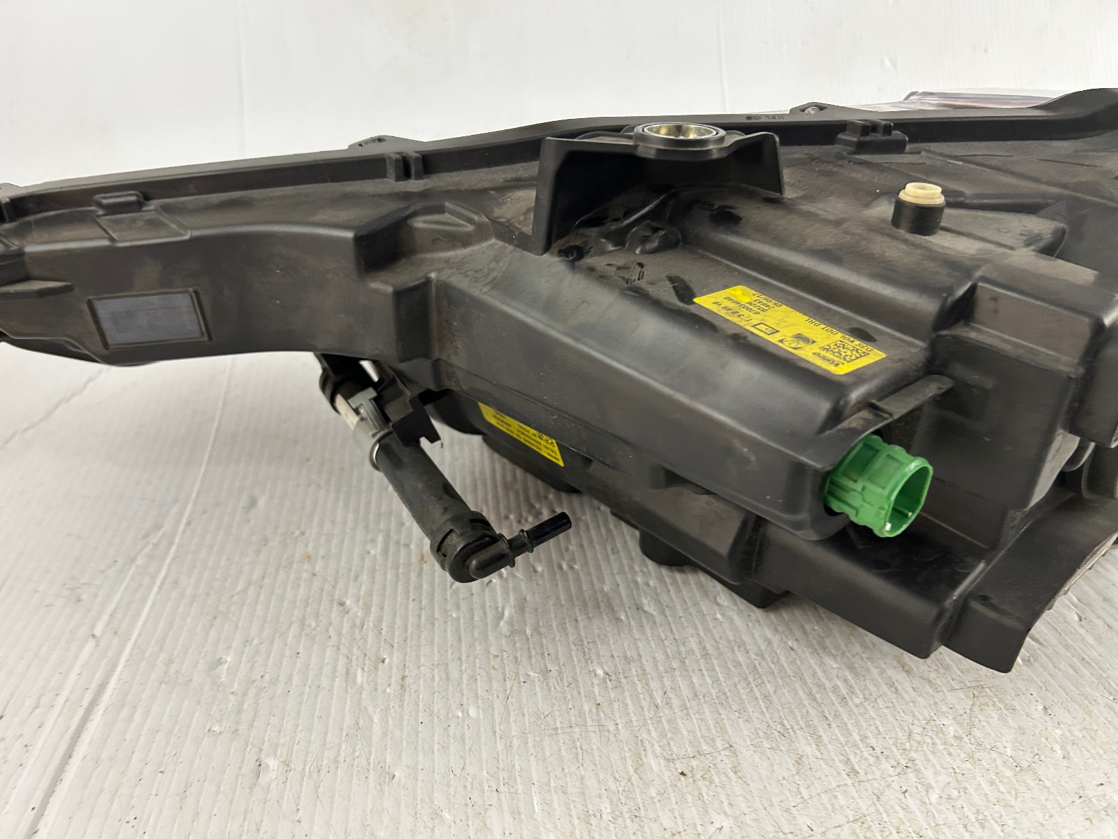 OEM| 2017-2020 Maserati Levante HID Headlight (Right,Passenger) Ballast Included