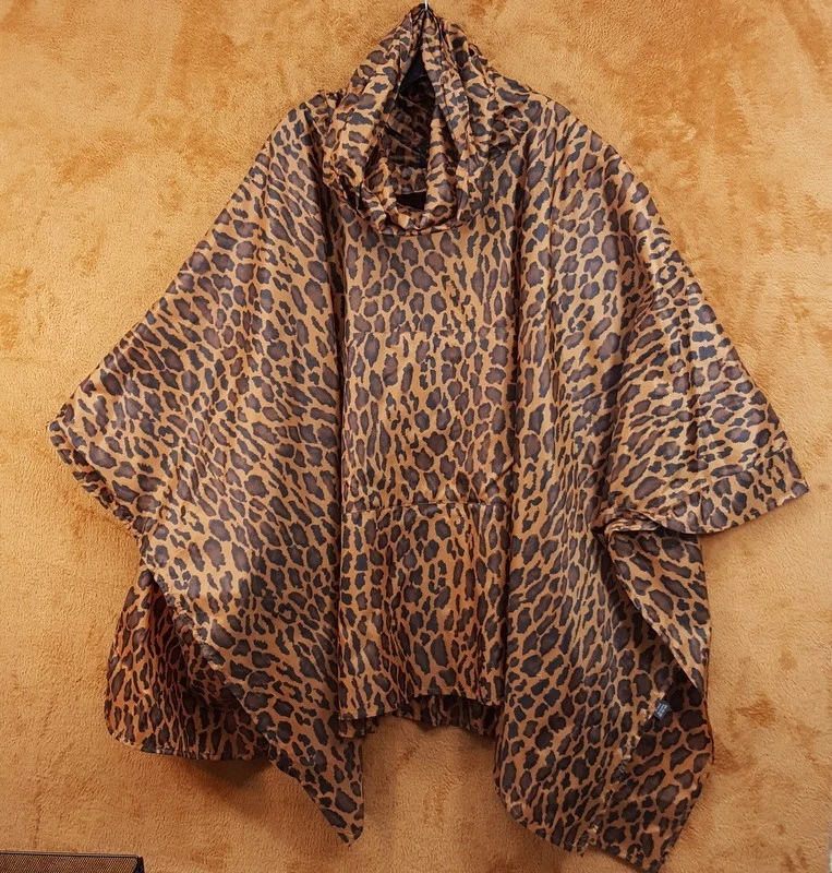 JANE POST For Saks Fifth Avenue Brown Poncho Leopard Cheetah Hooded Lightweight