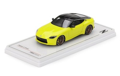 True Scale 1:43 NISSAN Z PROTO YELLOW Modellauto