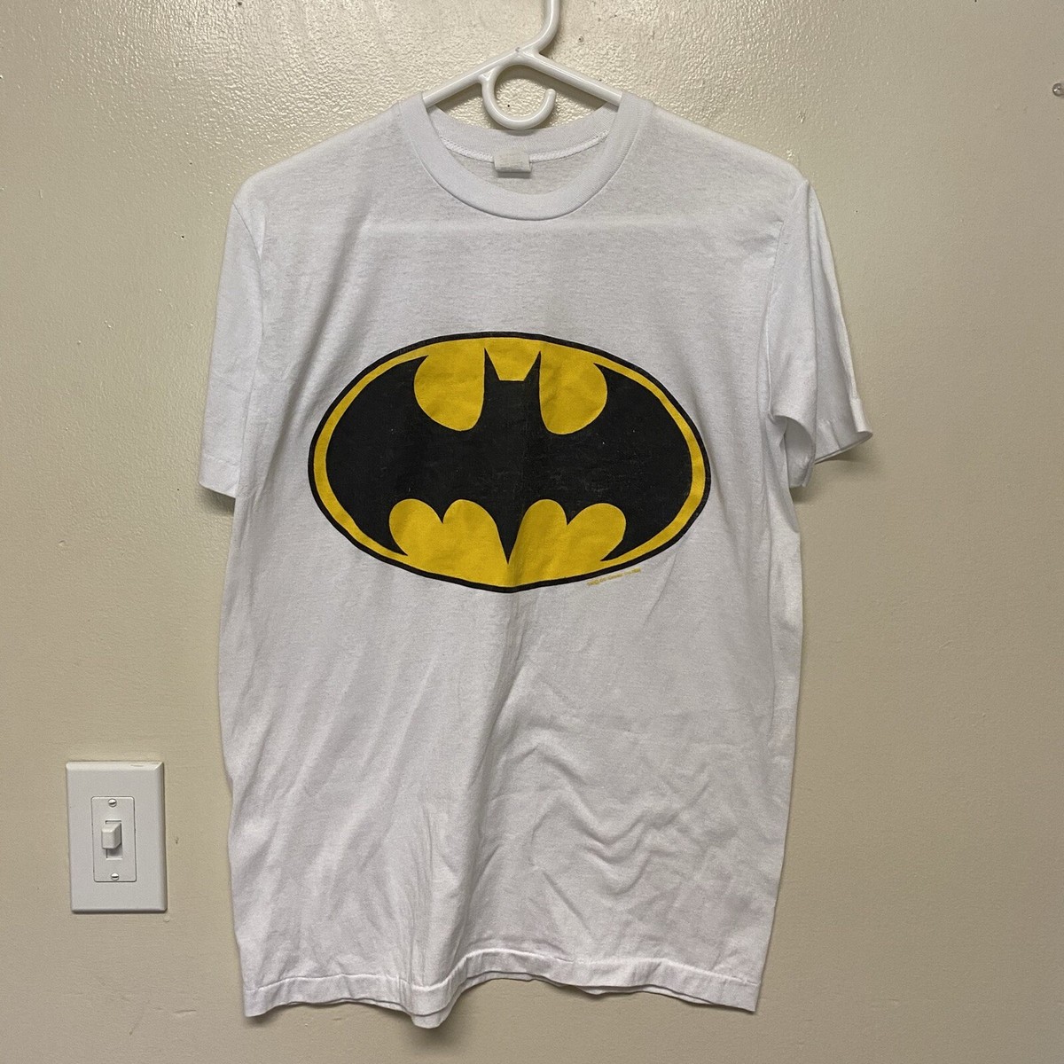 Vintage 80s Batman T-shirt Bat Symbol DC Comics Cartoon Graphic