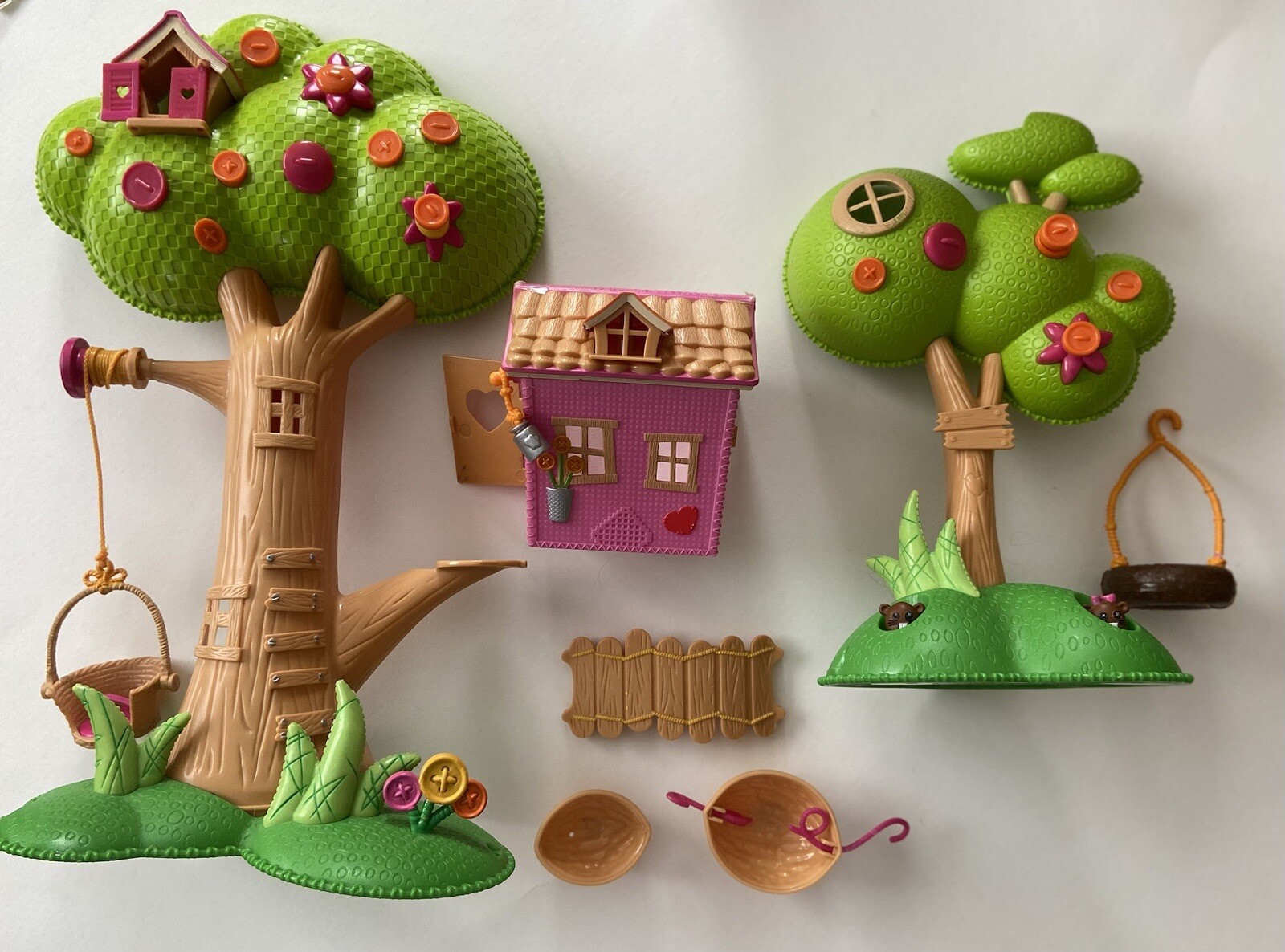 Lalaloopsy Lot with 22 Dolls, Treehouse, Bus, Ferris Wheel, And