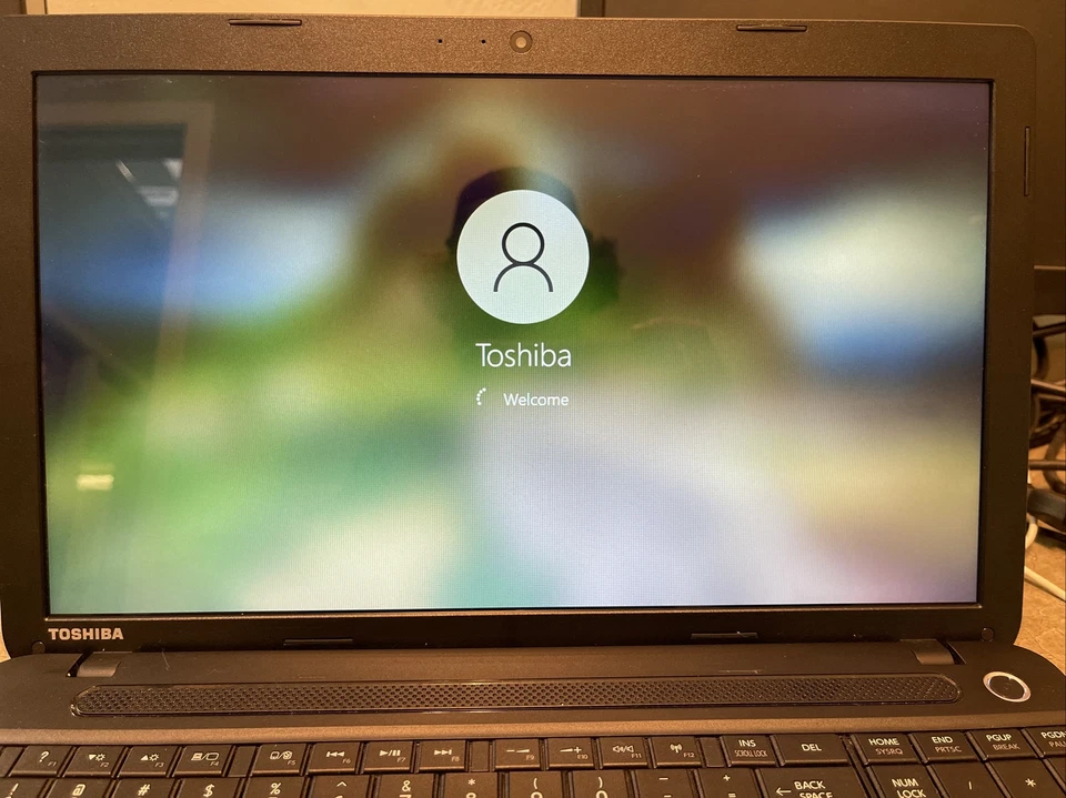 Portátil Toshiba Satellite C55D-A5304 15,6" AMD E1-2100 4 GB 500 GB Win-10 DVD Cámara Foto 4 de 4