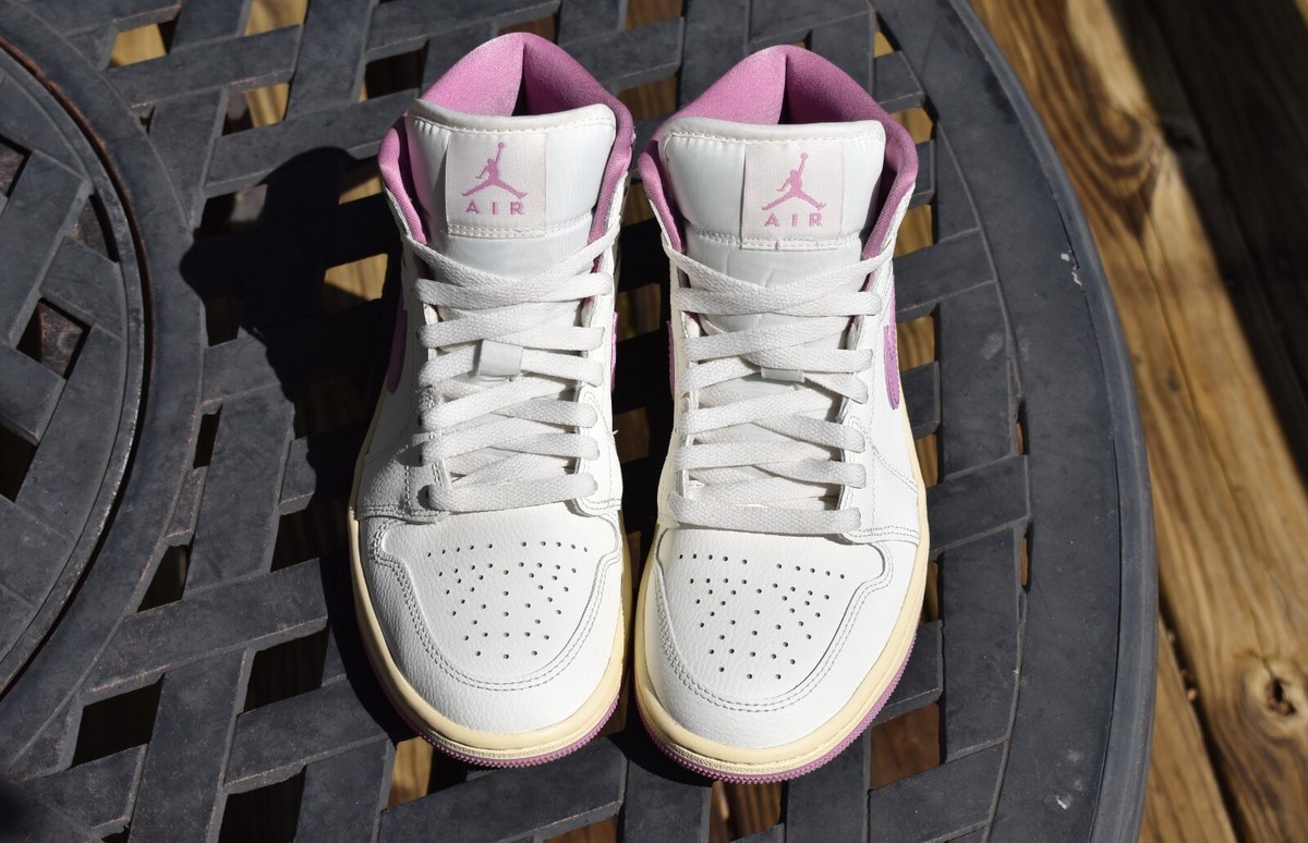 Nike Air Jordan 1 Mid 'Strawberries & Cream' 2024 BQ6472-162 Women