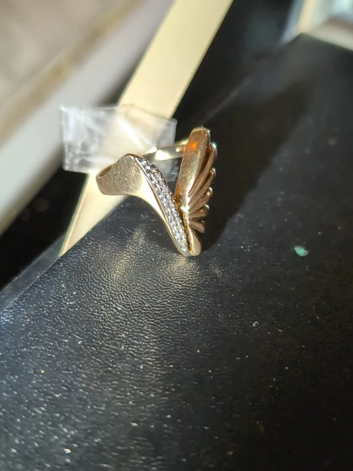 БРИЛЛИАНТ И ЗОЛОТОЕ КОЛЬЦО ~ 10KP ~ 3,75 ГРАММА - Изображение 2 из 4