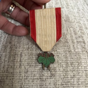 WWII Era Japanese Order of the Rising Sun 7th Class  Metal medallion   