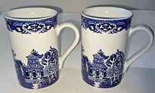 Royal Cuthbertson Blue Willow 4.5" Tall Mugs Coffee Tea Set Of 2 NEW NOS 10 OZ