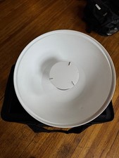 Profoto White Softlight Beauty Dish - 20.5" with Tenba Flight case