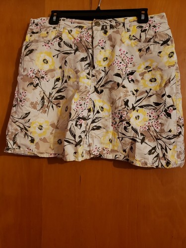 Croft & Barrow Skort (eingebaute Shorts) Damengröße 12 Blumenmuster Baumwolle Stretch hervorragender Zustand