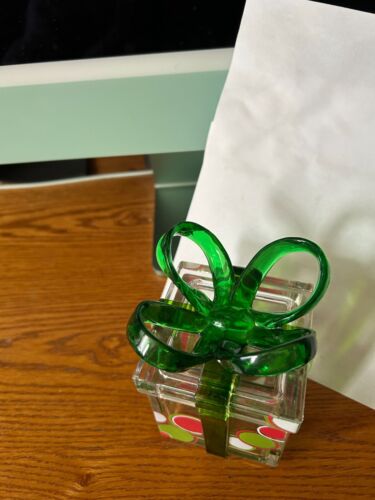 Vintage Hard Plastic Acrylic Holiday Present Candy Box w/Magnetic Lid 3''x3' - Picture 4 of 5