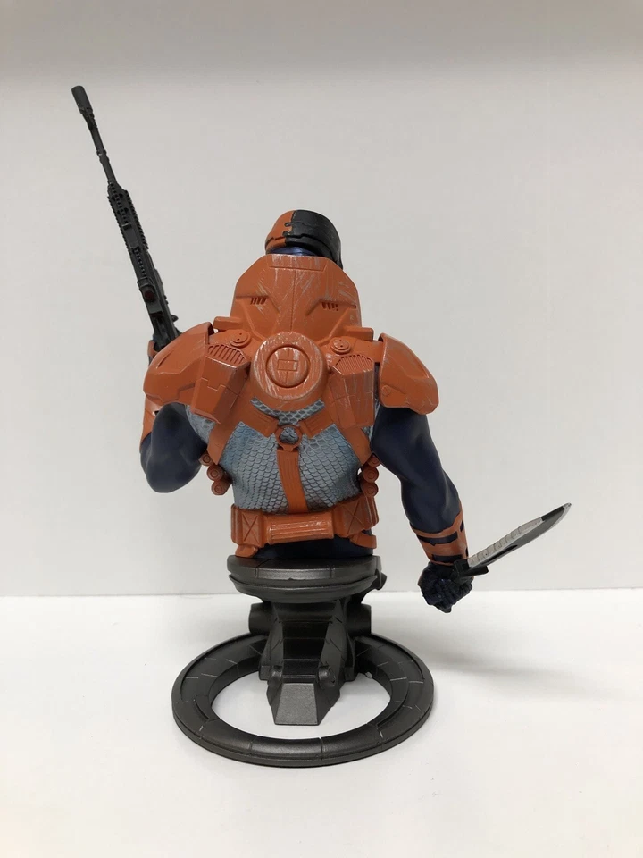 New 52 Deathstroke 6 Inch Bust 393/1200 - Image 2 of 4