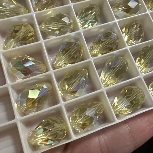 38 Vintage Swarovski Crystal Beads Jewel Jonquil Yellow 13.5 x 9MM, 5500 Austria - Picture 3 of 5