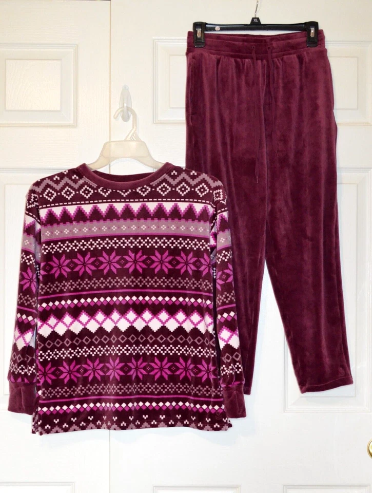 Juego de 2 pijamas de felpa para mujer Duddl Duds talla PXS borgoña copos de nieve geométricos Foto 2 de 4