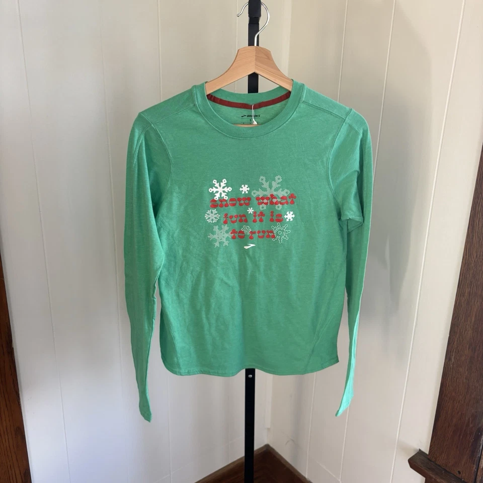 Brooks 女式 S 绿色表演“Snow What Fun”跑步长袖 T 恤全新带标签 — 第 2/4 张图片