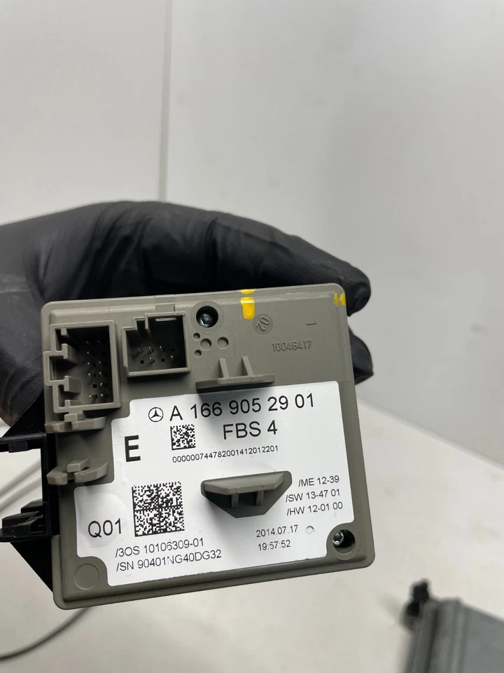 Módulo interruptor de encendido 12-16 Mercedes X166 GL450 ML550 ML450 con llave OEM Foto 4 de 4