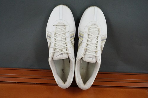 Scarpe da golf Nike Air Tour Saddle da donna taglia 10 549583-100 in pelle bianca con punte - Foto 7 di 11